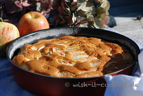 Rührkuchen-mit-Apfel