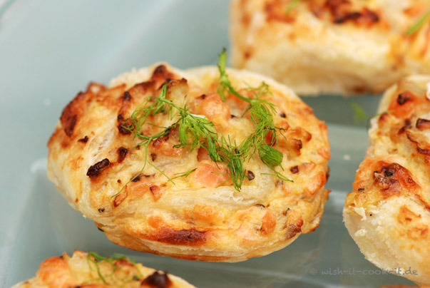 gefüllte-Blätterteigschnecken-mit-Lachs