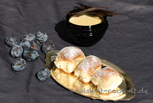 Buchteln-mit-Zwetschgenfüllung