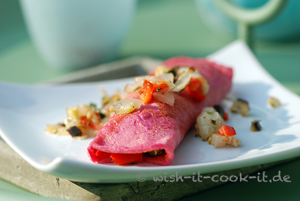 Rote-Beete-Crêpes-mit-Gemüse