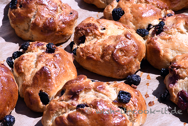 Quarkweckchen mit Rosinen und Co.